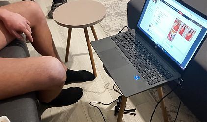 I left my naked photos on the computer for my cousin to fuck me